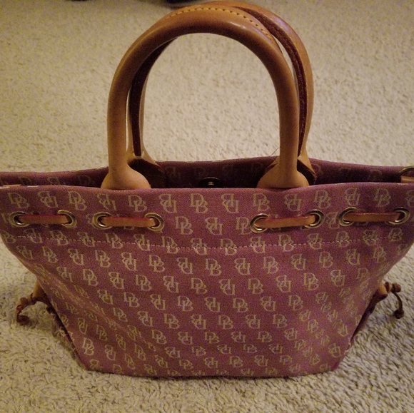 💙2xHP💙 D&B Signature Logo Canvas Tassel Hand Tote - Picture 7 of 9